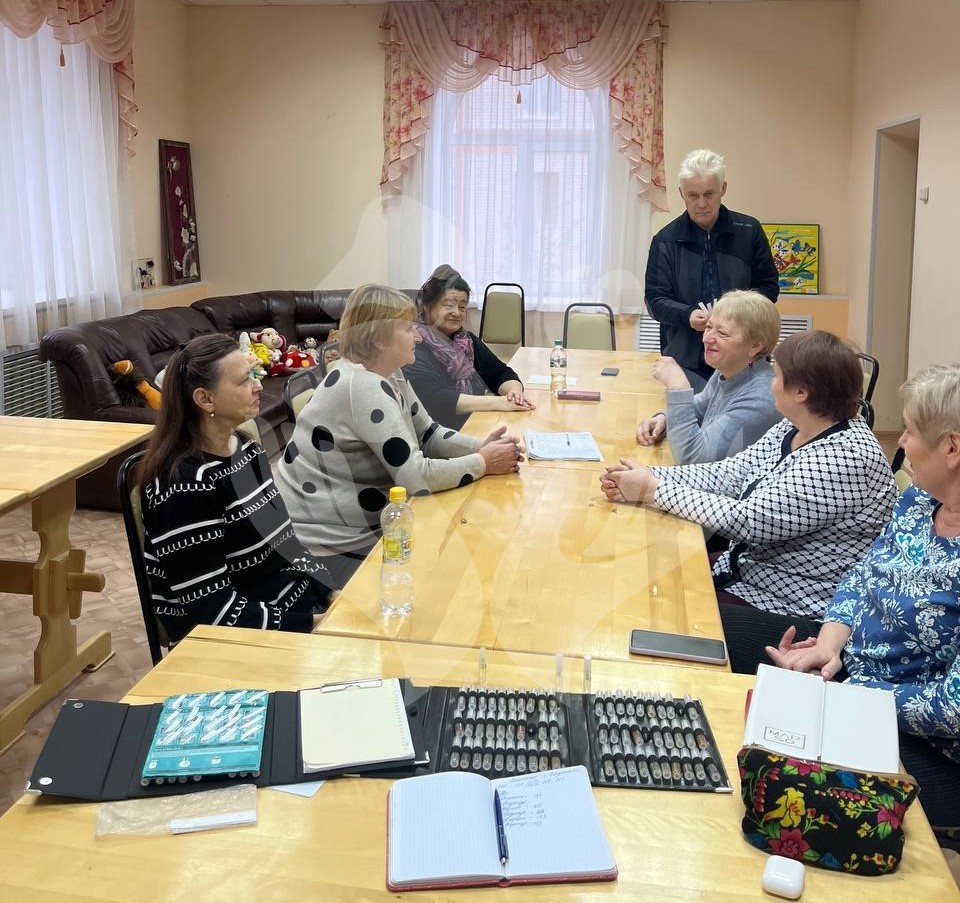 Ароматы и запахи, чем пахли женщины на Руси и как появились парфюмеры в России