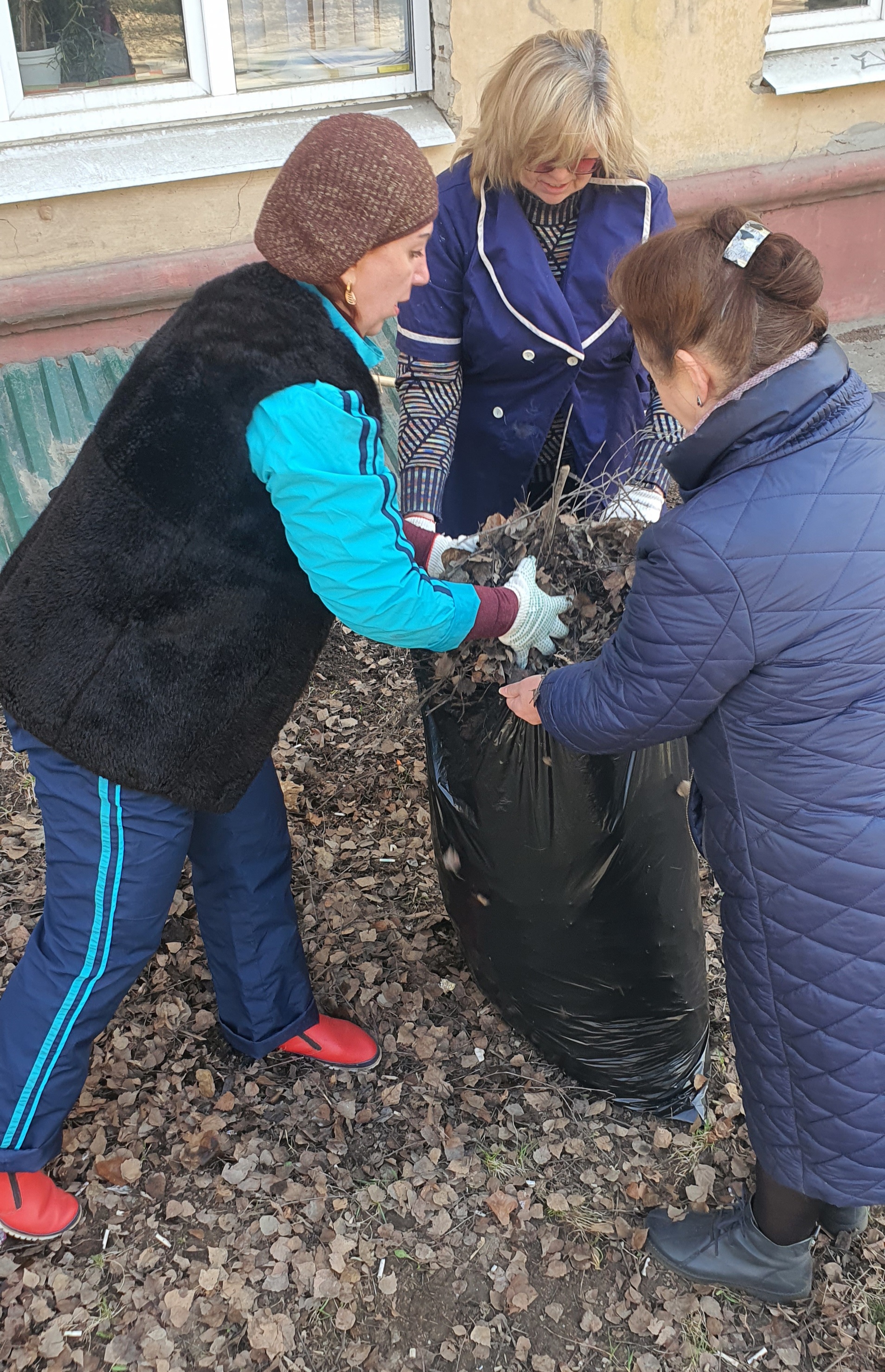 Субботник в Ивановском комплексном центре социального обслуживания населения.