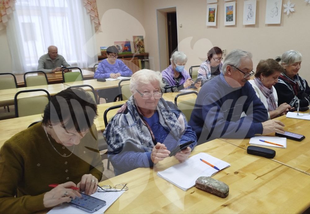Школа компьютерной грамотности. «Азбука интернета» и «Мир на ладони»
