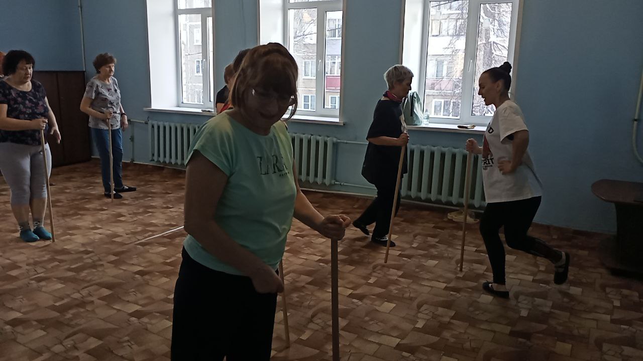 Занятия физкультурно-оздоровительной гимнастикой с гимнастическими палками