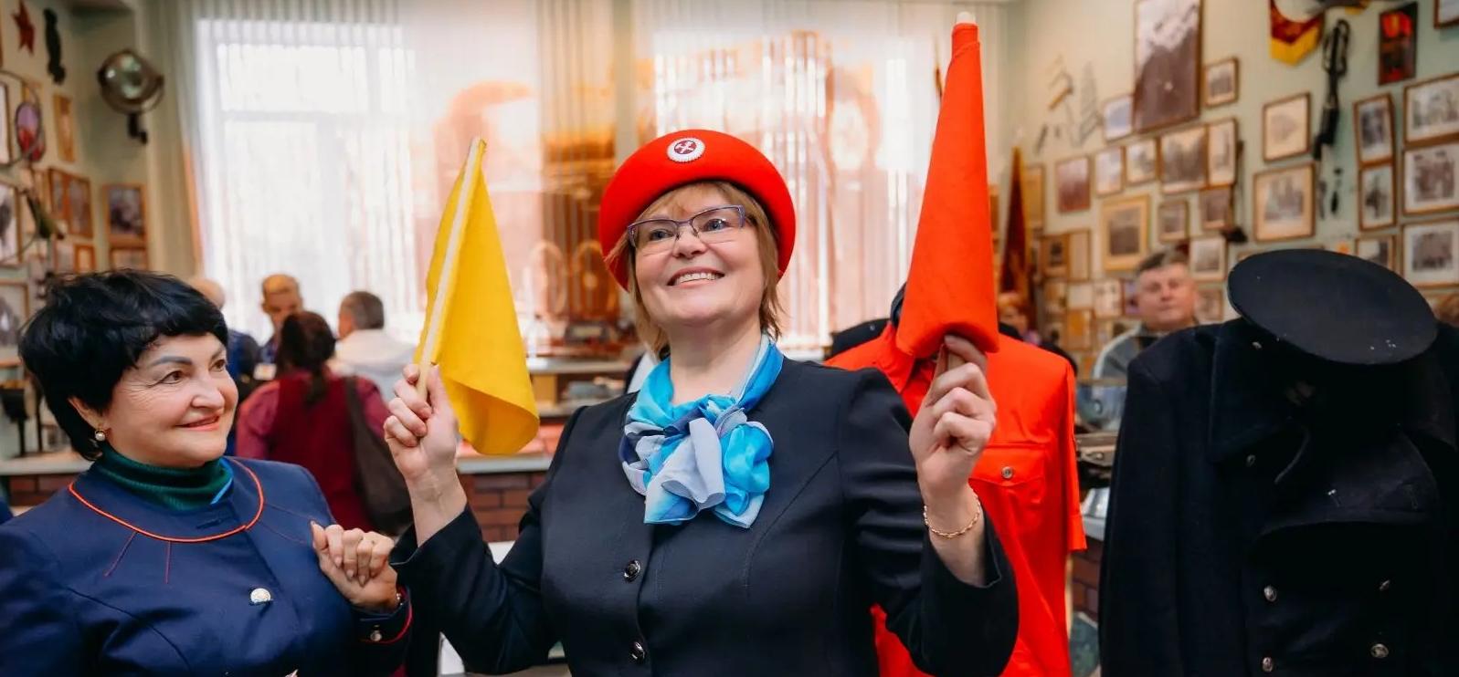 Экскурсия в музей Ивановского железнодорожного колледжа, в рамках проведения Областного отборочного чемпионата по компьютерному многоборью среди пенсионеров