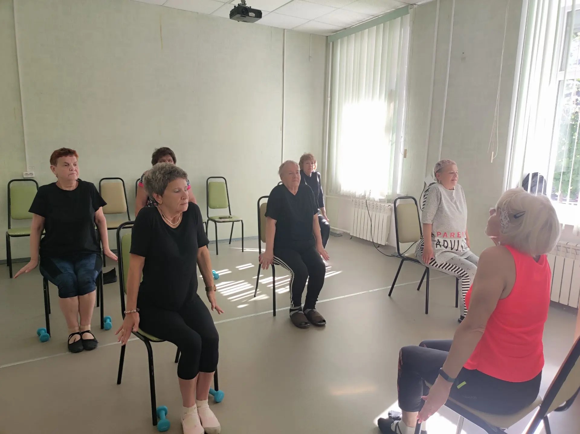 Активное долголетие: суставная гимнастика в Ивановском КЦСОН
