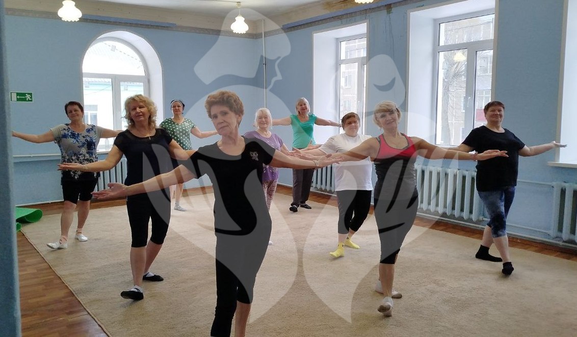 Школа долголетия. Как с помощью танцев привести фигуру в порядок после новогодних праздников